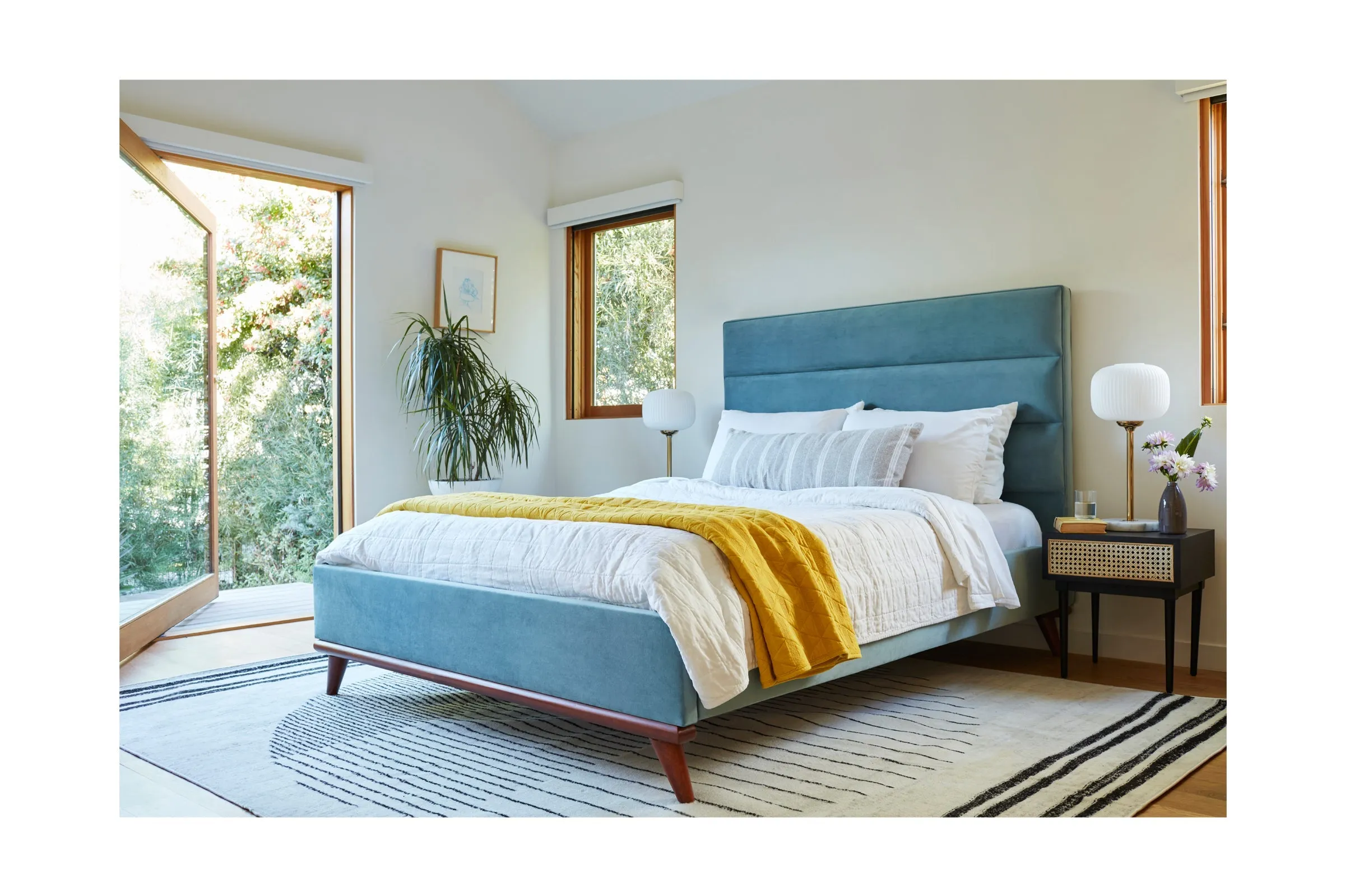 Cooper Upholstered Platform Bed :: Leg Finish: Pecan / Size: Full Size