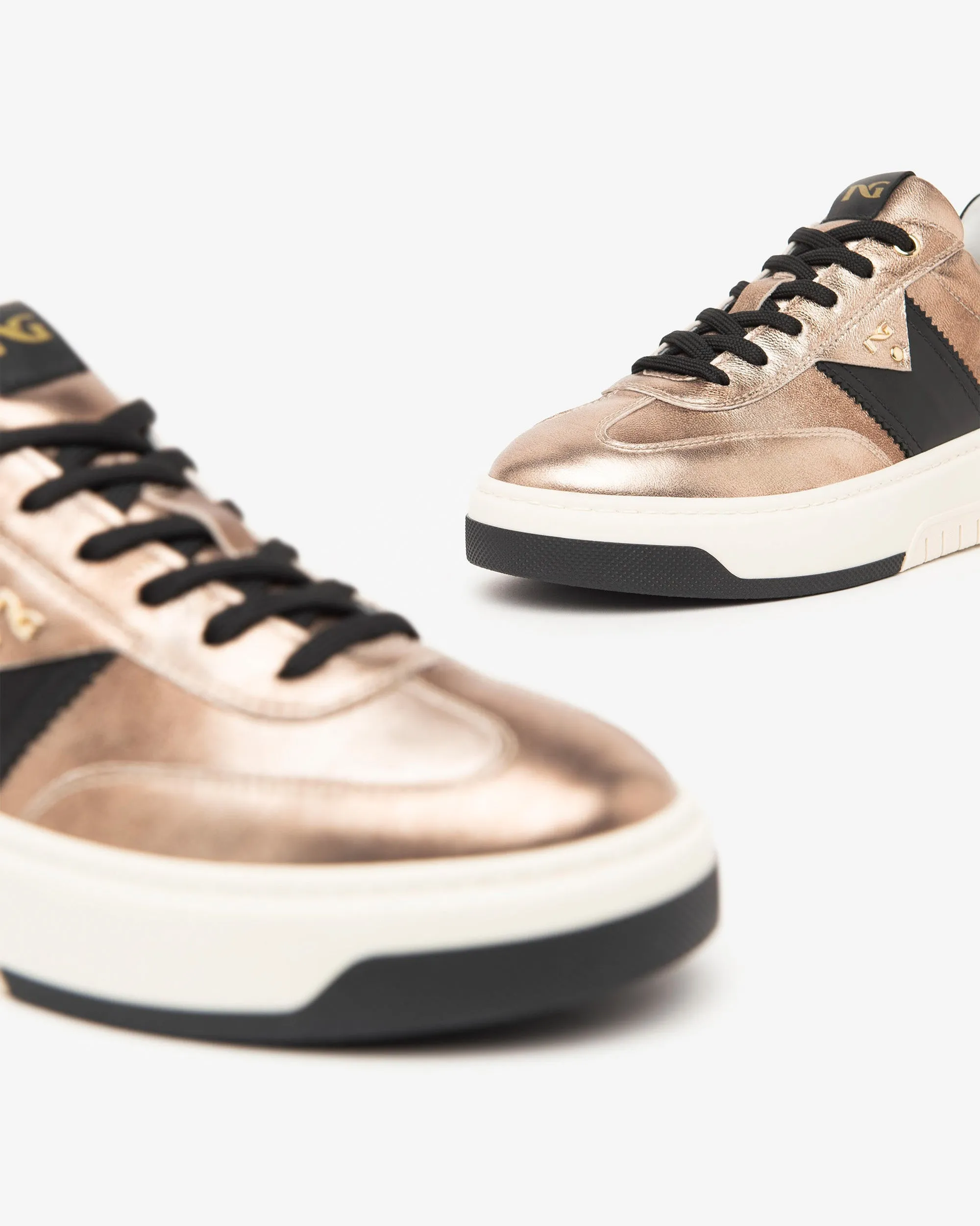 NeroGiardini Metallic Gold Trainers