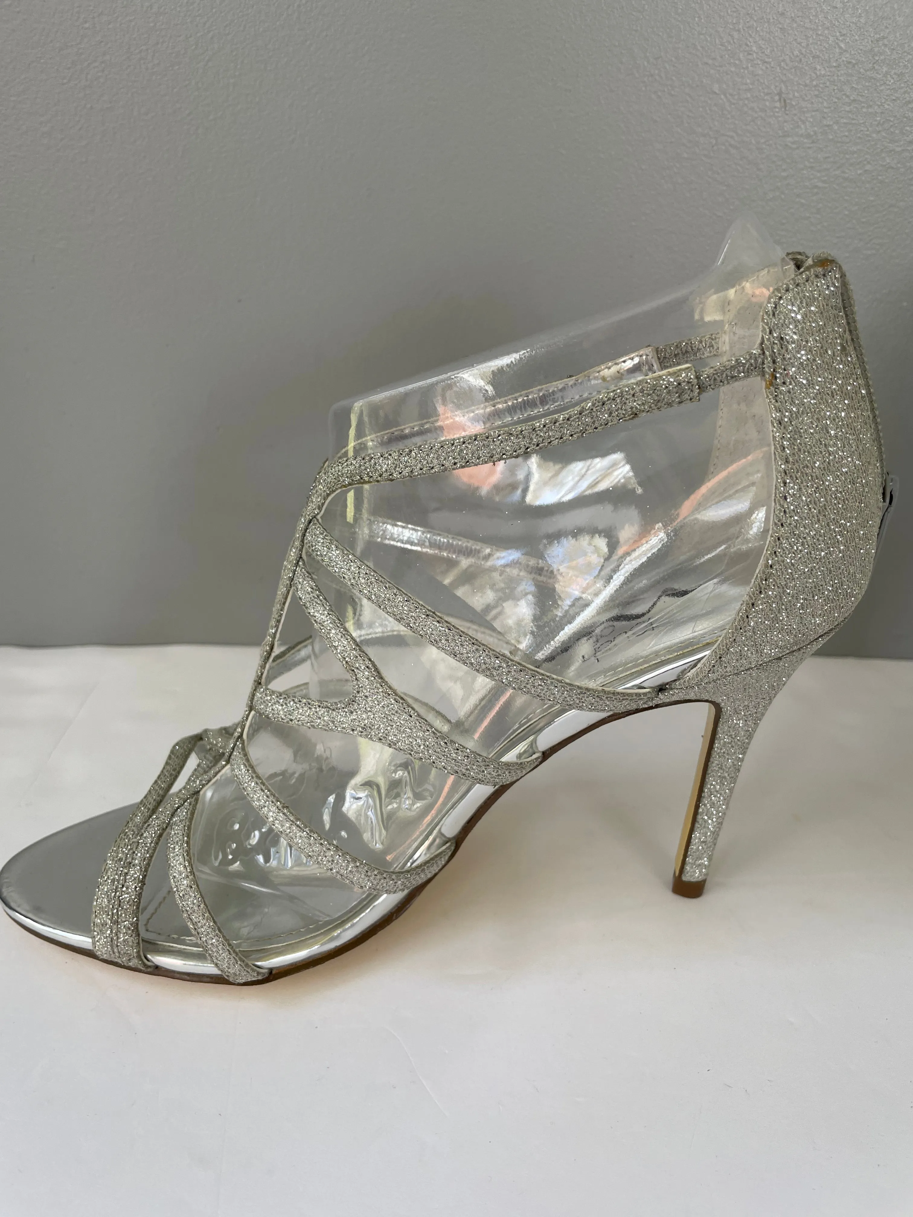 New Womens Touch of Nina Silver Glitter Shimmer Sandal High Heel Ankle Zip Size 7M Sexy